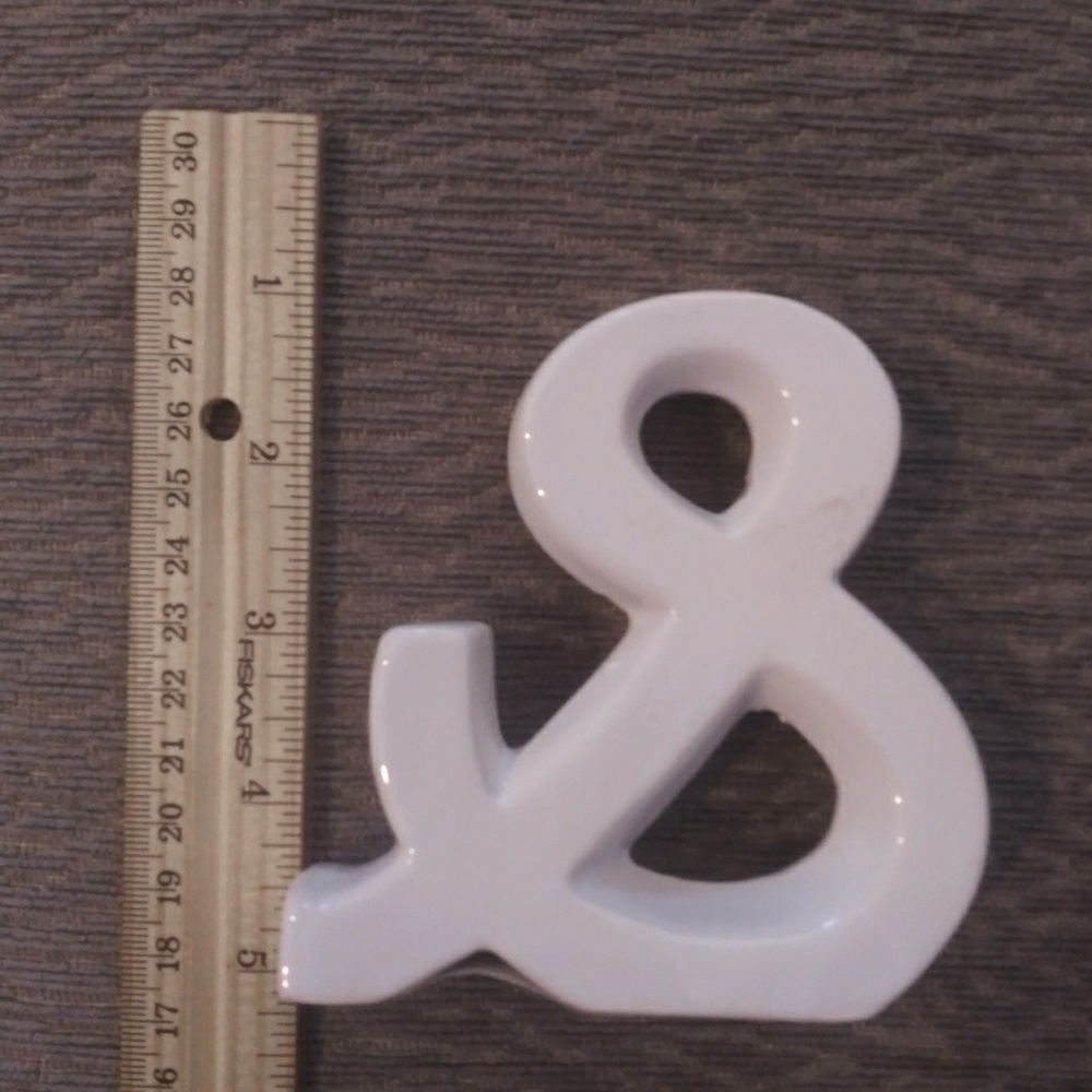 And ceramic symbol